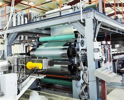 Máquina cortadora dobladora de paneles compuestos de aluminio